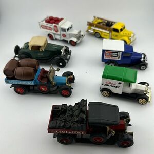Lot of collectible diecast cars
